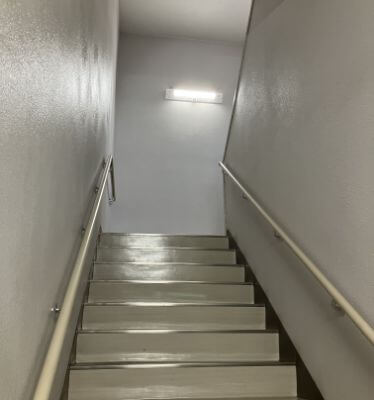 人感センサー階段照明（池下ＥＳビル）